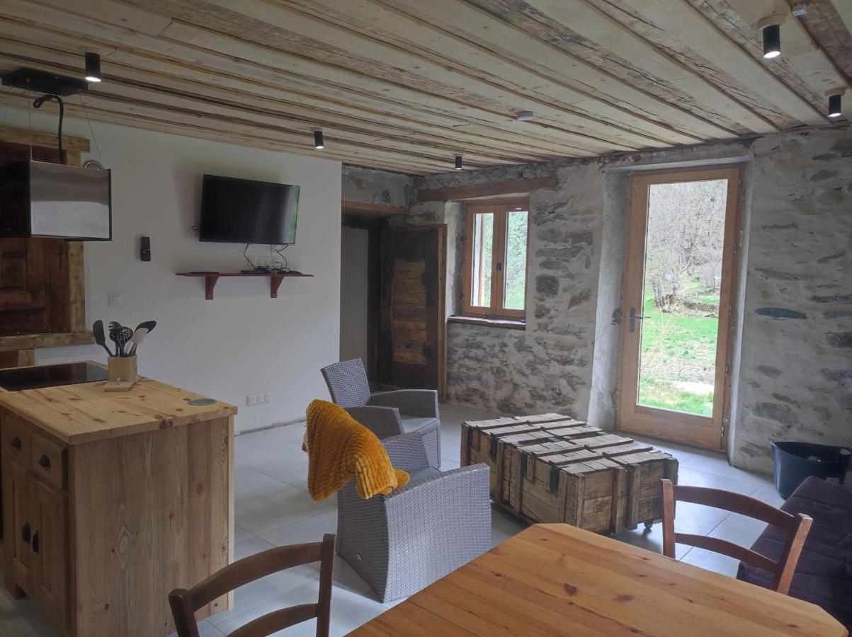 Chez Florent Et Celine Queige Kültér fotó